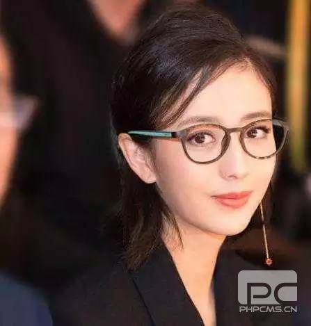 佟丽娅变短发美女 闭眼享受气质佳2